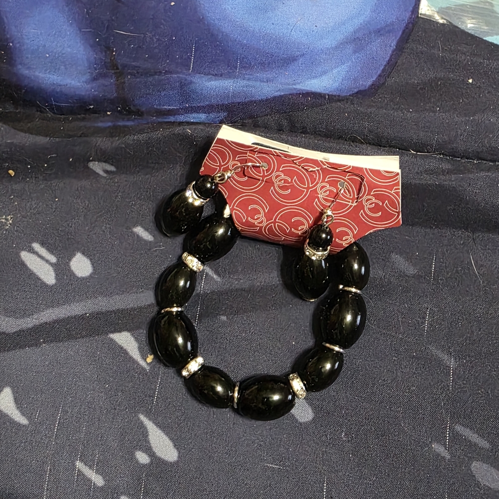 Elegant Black Beaded Bracelet